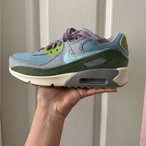Nike Air Max 90 Sneakers